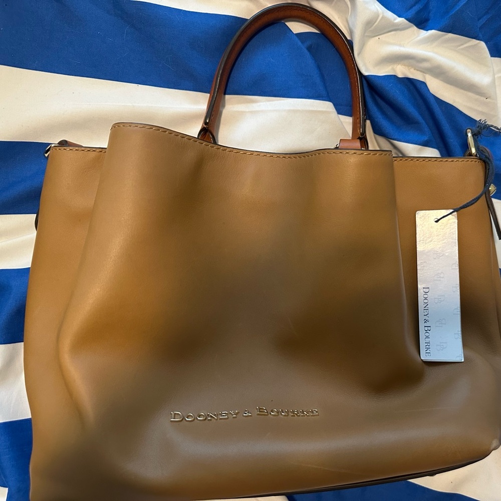 Dooney & Bourke Tan Leather Tote Structured Elegance